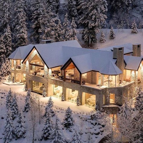 House In The Snow, Mountain Mansion, Mountain Property, Winter Lodge, Alpine Chalet, Ski House, Luxury Ski, Winter Cabin, Colorado Mountain