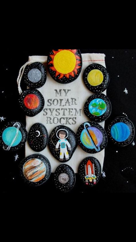 Kids Gift Crafts, Diy Kids Gifts, Story Rocks, Steam Projects, Story Stones, Rock Ideas, Painting Rocks, The Solar System, Rock Painting Ideas