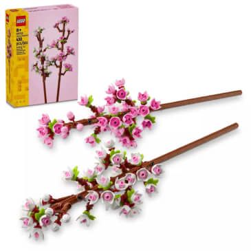 Target's LEGO Cherry Blossom Set Is Only $15 | Apartment Therapy Lego Flowers, Birthday 16, Vibrant Bouquet, Christmas Basket, Lego Room, Busy Mum, Playful Style, Cherry Blossom Flowers, Lego Creator