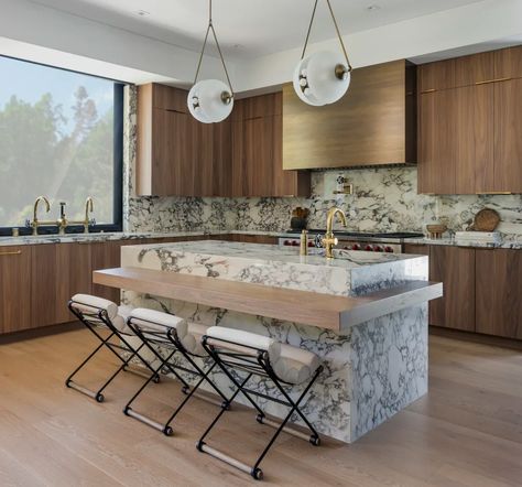 Spotlight: Ryan Saghian | Wescover Hidden Sink, Kitchen Island Materials, Oak Kitchen Cabinet, Split Level Kitchen, Kitchens Islands, Separate Kitchen, Luxe Decor, Building Remodeling, Inspiration Designs