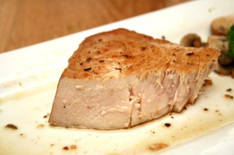 Easy Tuna Steak Recipe Baked Tuna Steaks, Tuna Steak Dinner, Cooking Ahi Tuna, Ahi Tuna Steak Recipe, Tuna Steak Recipe, How To Cook Tuna, Cooking Tuna Steaks, Ahi Tuna Steak, Tuna Steak Recipes