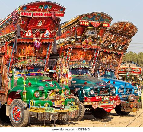 Pakistani Truck Art is Becoming A Global Phenomenon Truck Art Pakistan, Pakistani Truck, Pakistan Images, Pakistan Art, Pakistani Culture, Hippie Bus, History People, Rare Images, Travel Van