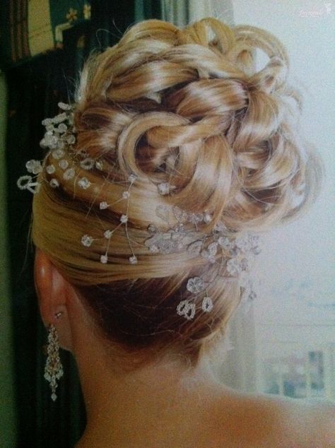 Wedding Updo With Pearls, Cinderella Updo, Princess Updo, Updo Formal, Sweet 16 Nails, 16 Nails, Wavy Updo, Fairytale Hair, Prom Aesthetic