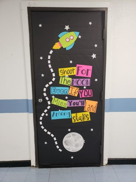 Classrooms Doors Decorations, Space Bulliten Board Ideas, Outer Space Classroom Door Ideas, Space Themed School Door, Space Classroom Decorations Ideas, Stars Door Decorations Classroom, Astronaut Classroom Door, Diy Space Theme Decor, Astronaut Door Decoration