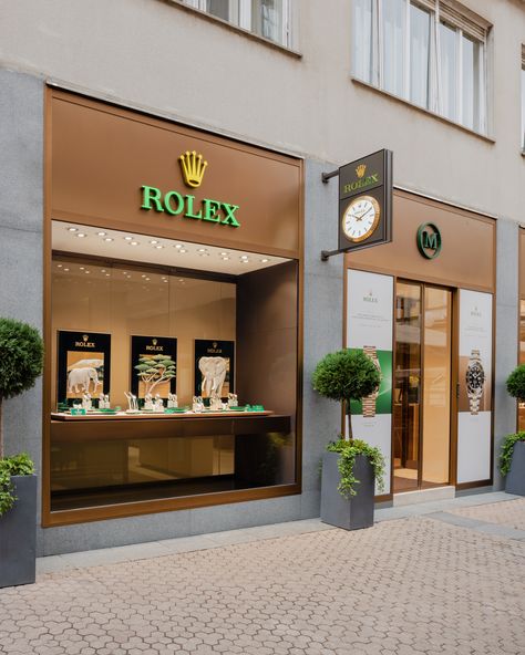 Rolex Store, Retail Exterior, Botique Interiors, Rolex Boutique, Rolex Shop, H House, Louis Vuitton Top, Jewelry Store Design, Mall Stores