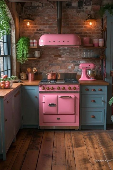 Kitschy Home, Kitchen Aesthetic Vintage, Vintage Kitchen Aesthetic, Quirky Kitchen, Kitschy Kitchen, Kitchen Aesthetic, Cute Kitchen, Dream Room Inspiration, Dream House Interior