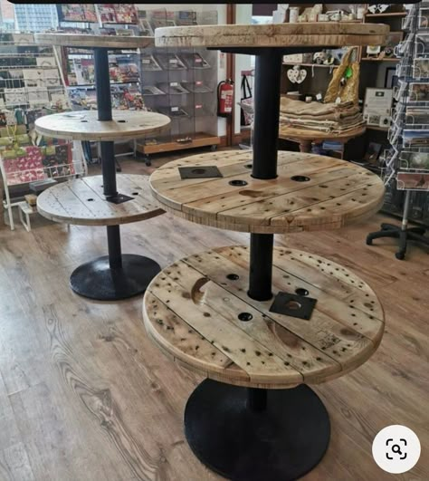 Wooden Display Rack, Wooden Spool Display, Boutique Counter Ideas Retail, Boutique Shoe Displays, Merchandise Display Ideas Retail Stores, Round Display Stand, Store Shelving Ideas Retail Displays, Retail Display Furniture, Farmhouse Store Display Ideas