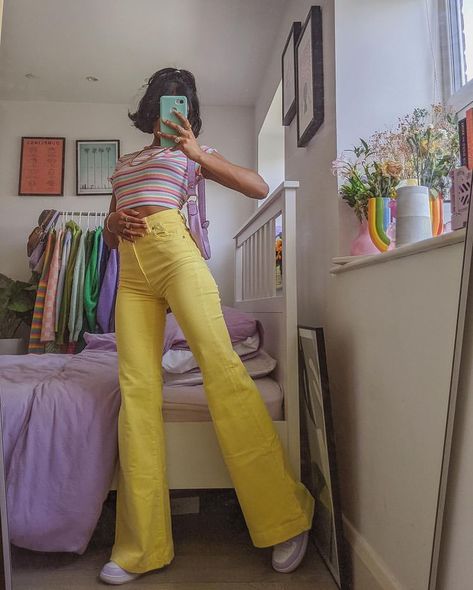 Bright Color Streetwear, Yellow Pants Outfit, Bright Outfit, Bright Colored Outfits, Bright Outfits, Color Outfits, Cute And Aesthetic, Summer Outfits Ideas, Aesthetic Summer Outfits