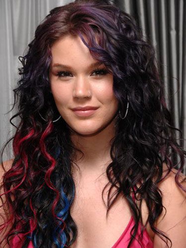 Joss Stone - coolest hair I have ever seen - tons of work to get that :) Pink Streaks, Joss Stone, Color Streaks, Beauty Hair Color, Fluffy Hair, Christina Aguilera, Female Singers, Celebrity Hairstyles, Neon Pink