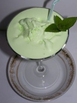 Grasshopper Ice Cream Drink Recipe. If you're from WI, this is your after dinner drink at the restaurant. Grasshopper Drink Recipe, Grasshopper Drink, Grasshopper Recipe, Ice Cream Drink, Ice Cream Cocktails, Frozen Drink Recipes, Cream Drinks, Ice Cream Drinks, Frozen Drink