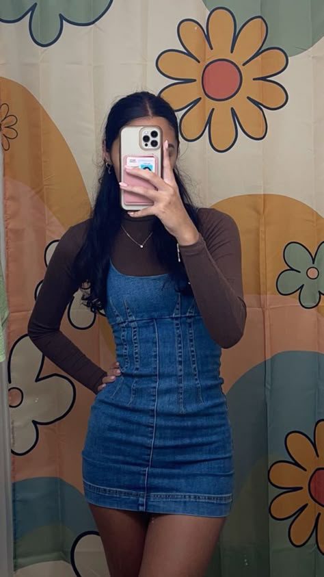 Graduation Party Fits, Fran Fine Inspired Outfits, Short Jean Dress Outfit, How To Style A Jean Dress, Jean Dress Outfit Ideas, Young Miko Concert Outfit, Jean One Piece Outfit, Ways To Style Dresses, Bitmoji Outfits Ideas Snapchat