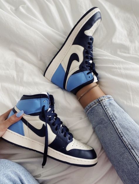 Nike Blazer Outfit, Trendy Shoes Sneakers, Dr Shoes, Jordan Shoes Girls, Custom Nike Shoes, All Nike Shoes, Air Shoes, Nike Shoes Jordans, Jordan Outfits