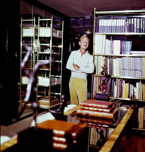 Billy Baldwin Room Full Of Books, Billy Baldwin, Horst P Horst, Billy B, Famous Interior Designers, Slipper Chairs, Apartment Art, Classic American Style, Joan Crawford