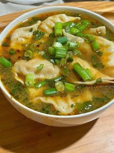 Best Wonton Soup Recipe - All easy recipes Homemade Wonton Soup, Won Ton Soup, Wonton Soup Recipe, Easy Dumplings, Won Ton, Dumpling Soup, Frozen Dumplings, Ina Garten Recipes, Soup Maker