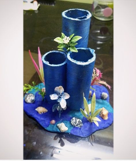 Handmade Pen Stand. It is an aquatic themed pen stand using cardboard roll. I've used clay, shells and artificial plants to get the look. Pen Holder Ideas, Pen Holder Diy, Summer School Crafts, Disaster Management, Bonsai Care, Cardboard Rolls, Pen Stand, Root System, Ocean Theme