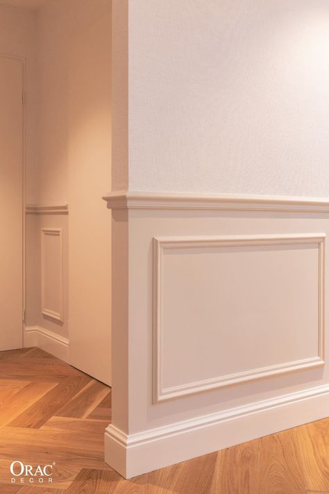 High Wall Paneling, Molding Accent Wall Bedroom, Hallway Wall Moulding Ideas, Hallway Wall Moulding, Bottom Wall Moulding, Lower Wall Paneling, Thick Molding On Wall, Partial Paneled Walls, Off White Wall Panelling