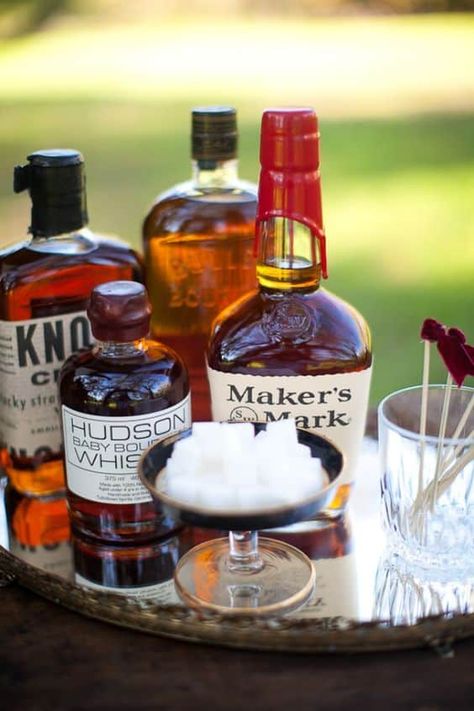 How to Throw an Epic Bourbon Tasting Party? Whiskey Bar Wedding, Bourbon Bar Ideas, Bourbon Tasting Party, Whiskey Tasting Party, Bourbon Party, Whiskey Party, Oven Fries, The Distillers, Bourbon Tasting