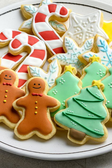 Best Soft Christmas Cookies Buttery Soft Christmas Cookies, Best Soft Christmas Cookies, Cut Out Christmas Cookies Recipes, Sallysbakingaddiction Christmas Cookies, Christmas Cookie Decorating Ideas Easy, Soft Christmas Sugar Cookies, Christmas Shaped Cookies, Christmas Cookie Shapes, Cutout Christmas Cookies