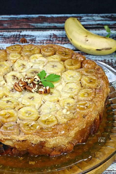 Bananas Foster Bread Pudding Recipe is a combination of 2 famous New Orleans dessert recipes. It's rich, buttery, and moist. Banana Foster Bread, Bananas Foster Bread Pudding Recipe, Breadpudding Dessert, Bananas Foster Bread, Best Bread Pudding Recipe, Banana Foster, Bread Pudding Recipes, Banana Bread Pudding, Pane Dolce