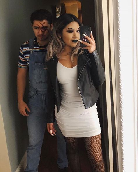 Chucky and Bride of Chucky Hot Couples Halloween Costume, Bride If Chucky, Hot Couples Halloween Costume Ideas, Women’s Chucky Halloween Costume, Tiffany Cosplay Chucky, Chucky And Bride, Chucky And Tiffany Costume, Chucky Ans Tiffany Costume, Chucky And His Bride