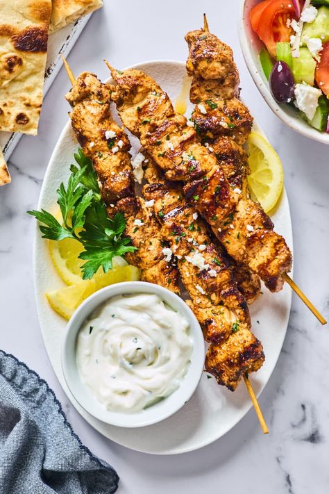 Greek Chicken Kebabs, Greek Chicken Skewers, Greek Chicken Kabobs, Chicken Kabob Recipes, Chicken Kebab Recipe, Greek Dinners, Chicken Skewer Recipe, Homemade Tzatziki Sauce, Chicken Souvlaki