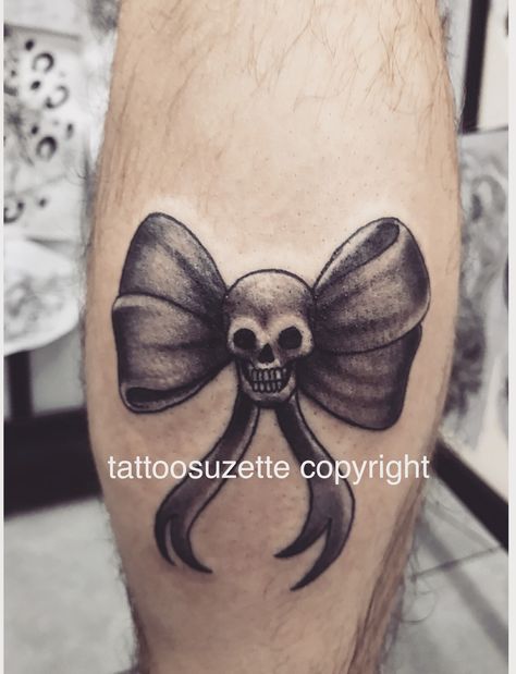 tattoo skull bow Skull Bow Tattoo, Cool Tattoo Drawings, Tattoo Skull, Bow Tattoo, Tattoo Henna, Cool Tattoo, My Tattoos, Ink Ideas, Tattoo Drawings