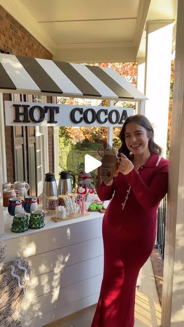 Carol & Ale on Instagram: "HOT COCOA BAR 🍫 a fun idea for your next Holiday party! Comment “COCOA” and I’ll send you a DM with the links to shop everything I used  We had this lemonade stand that we turned into a Hot Cocoa Bar and our guests LOVED it! The marshmallow board was a HIT ✨ Wait until the end to see how it snowed in November 🤪  #hotcocoabar #holidayseason #holidayrecipes #holidayhosting #entertainingathome #hostingideas #amazonhome #partyideas" Outdoor Hot Cocoa Station, Hot Cocoa Bar Ideas Christmas Party, Marshmallow Board, Hot Cocoa Bar Ideas Christmas, Holiday Hot Cocoa Bar, Christmas Hot Cocoa Bar, Hot Cocoa Bar Christmas, Hot Cocoa Bar Ideas, Cocoa Stand