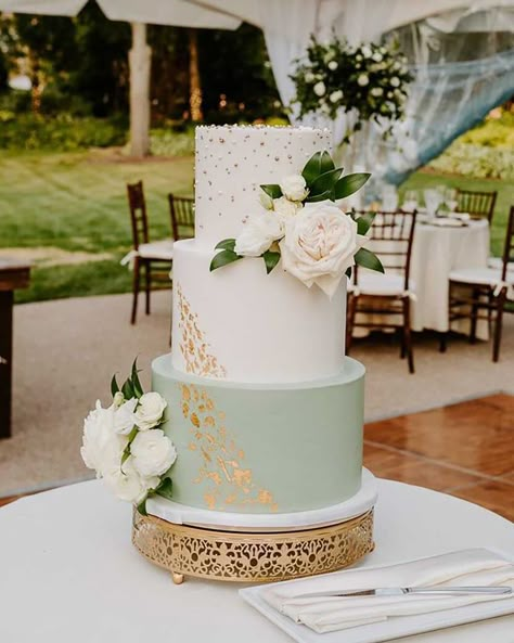 Mint Green White And Gold Wedding, White Green Gold Wedding Cake, Mint Green Wedding Cake Ideas, Sage Green White And Gold Cake, Sage Green Ombre Wedding Cake, Sage Green And Gold Wedding Cake, Green White Gold Cake, Olive Green Wedding Cake, Different Shades Of Sage Green