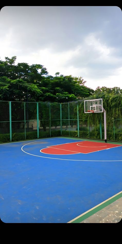 Basketball Field Aesthetic, Tennis Ground, Basketball Ground, Lapangan Basket, Cool Lock Screen Wallpaper, Game Arena, Wisteria Lane, Cool Lock, Perspective Art