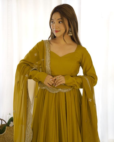 Comment “Link” To Get Details In DM 💛 Mustard Pure Roman Silk Chanderi Anarkali Suit Set With Huge Flair, Dupatta & Pant Search “NKB 40” On Our Website To Shop 👗 Hurry, Book Fast To Make This Festival Season Unforgettable ✨ Shop Now From www.BahuPalace.com Link In Bio DM/WhatsApp Us At +91 9409911700 💖 Take Screenshot & Send Us To WhatsApp For More Details! Which One You Want To Buy/Inquiry? 🙈 100% Quality Assured Premium Product With Pocket Friendly Price | Free Express Shipping | Cash ... Yellow Indian Suit, Frock Suit Anarkali, Yellow Anarkali Suits, Chanderi Anarkali, Suits For Women Indian, Anarkali Suits Designer, Yellow Anarkali, Patiyala Dress, Diwali Dresses