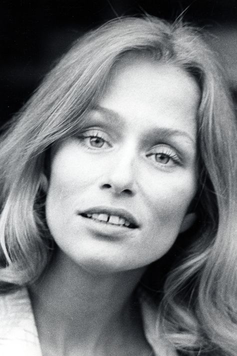 American model and actress Lauren Hutton is one of the first women to be celebrated in entertainment with a gap in her teeth. She's been loved for her beautiful, toothy smile since she came on the scene in the '60s.    - HarpersBAZAAR.com Gapped Teeth, Lauren Hutton Style, The Gap Band, Gap Tooth, Gap Band, Tooth Gap, Mauve Makeup, Unconventional Beauty, Diverse Beauty