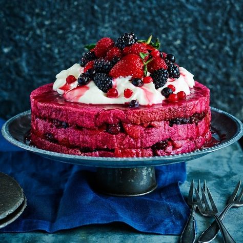 An elegant way to serve an old favourite while the sun shines. Summer Pudding, Fruit Pudding, Blackberry Recipes, Party Prep, Bangers And Mash, Banoffee Pie, Cake Making, Clotted Cream, Pudding Cake