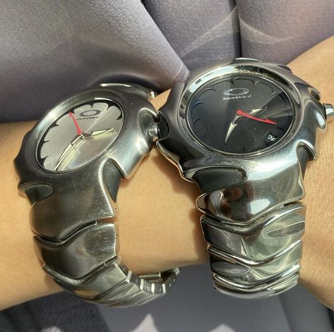 Oakley Watches, Retro Watches, Archive Fashion, Dope Jewelry, Futuristic Fashion, Funky Jewelry, Retro Futurism, Jewelry Inspo, Mode Inspiration