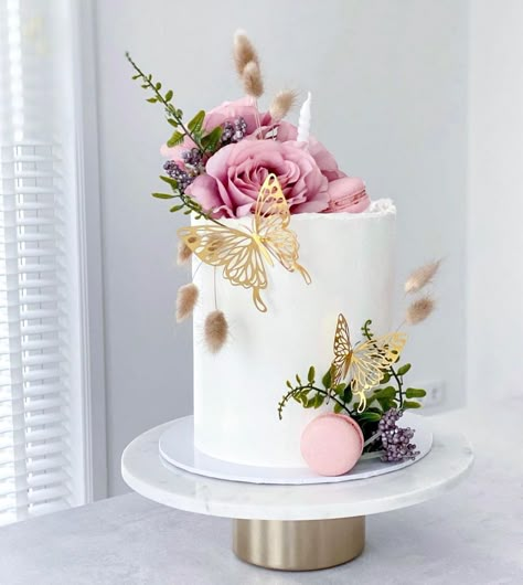 Birthday Cake For Women Simple, Mum Cake, Floral Birthday Cake, Butterfly Wedding Cake, Modern Birthday Cakes, 80 Birthday Cake, Geode Cake, Bday Photoshoot, Dessert Bar Wedding