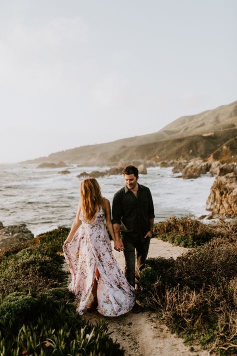 Big Sur California engagement photos inspiration. Big Sur sunset photos. Best locations in California for engagement photos.  Anais Possamai Photography. #Bigsurengagementphotos #californiaengagementphotos #californiaweddingphotographer #engagementphotos Northern California Engagement Photos, Big Sur Engagement, Just Got Engaged, California Engagement Photos, City Engagement Photos, Engagement Photos Outfits, Big Sur California, California Engagement, Engagement Photo Locations