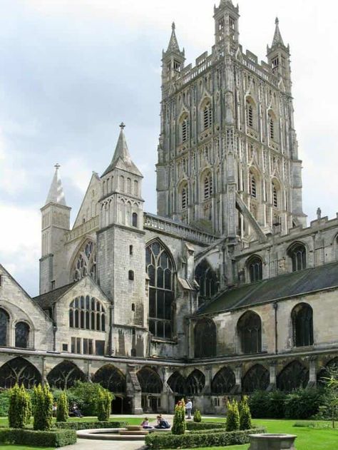 Gothic Architecture Interior, Beaux Arts Architecture, English Cathedrals, Architecture Reference, Gloucester Cathedral, Cotswolds England, British Architecture, Gothic Cathedrals, Stately Homes