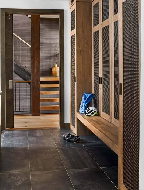 Mudroom And Laundry Room Combo, Ski Mud Room, Mountain Homes Interiors, Ski Lodge Interior, Ski Chalet Interior, Modern Ski Chalet, Chalet Style Homes, Modern Cabin Interior, Ski House Decor