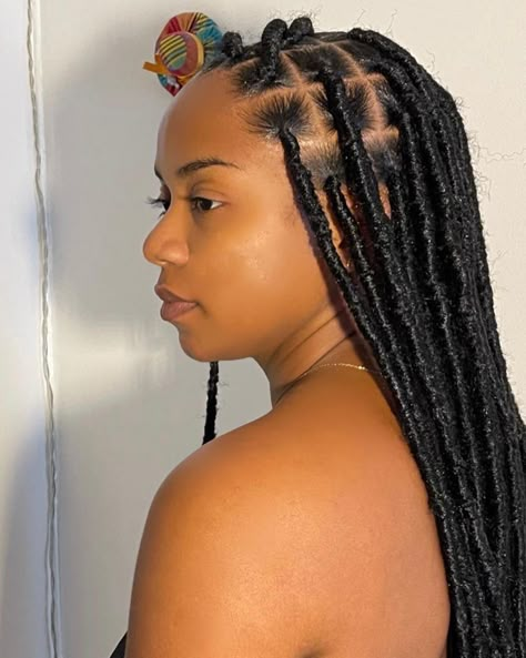 Box Locks Braids, Locks Hairstyles For Women Long, Lock Braids, Hairstyles That Last Long, Lock Braids Hairstyles, Locks For Black Women, Butterfly Locks Long, Locks Braids Faux Locs, Locks Hair