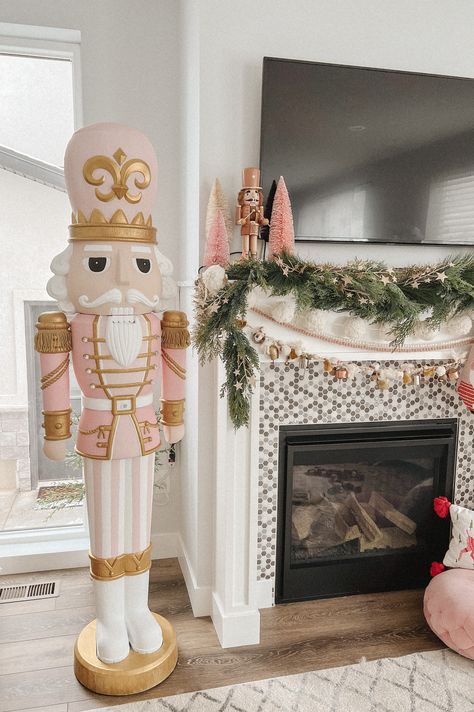 Cute giant nutcracker, diy nutcracker Christmas Decor Ideas Nutcracker, Big Nutcrackers Diy, 6 Ft Nutcracker, Nutcracker Decorations, Diy Painted Nutcracker Ideas, Giant Nutcracker, Diy Lifesize Nutcracker, Diy Painted Nutcracker, Giant Nutcracker Diy