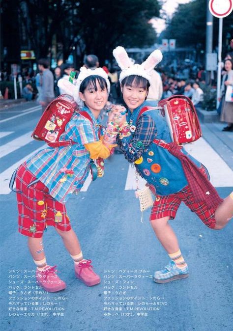 90s Harajuku, Fruits Magazine, 일본 패션, Harajuku Fashion Street, Harajuku Street, Tokyo Street Fashion, Harajuku Girls, Tokyo Street Style, Bunny Hat