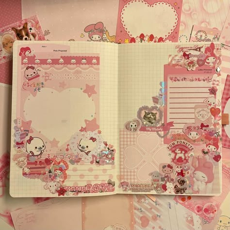 Bujo Junk Journal, Pink Scrapbook Ideas, Kawaii Scrapbook Ideas, Pink Journal Aesthetic, Journal Ideas Kawaii, Kawaii Journal Ideas, Kawaii Journal Stickers, Hello Kitty Scrapbook, Cute Stationery Aesthetic