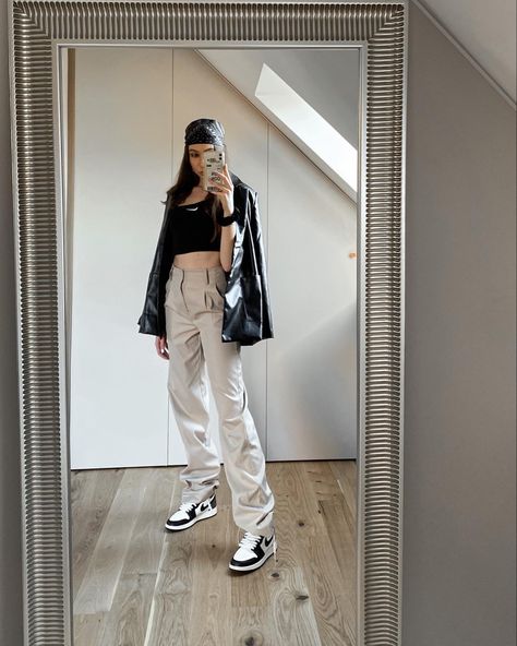 Nike Dunk Low Outfit Night Out, Streetwear Fashion Women Dunks, Low Top Jordan 1 Outfit, Jordans Mocha, Jordan 1 High Outfit Women, Nike P6000 Outfit, Jordan 1 Low Outfit, Nike Dunk Low Outfit, Nike Dunks Outfit