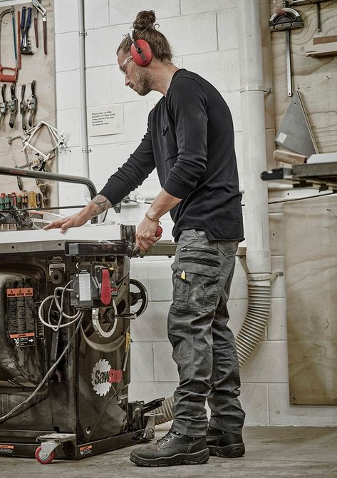 Mechanic Fashion Men, Mechanic Fashion, Mechanics Aesthetic, Work Wear Men, Mechanic Clothes, Mens Work Pants, Mens Workwear, Work Uniforms, Large Cars