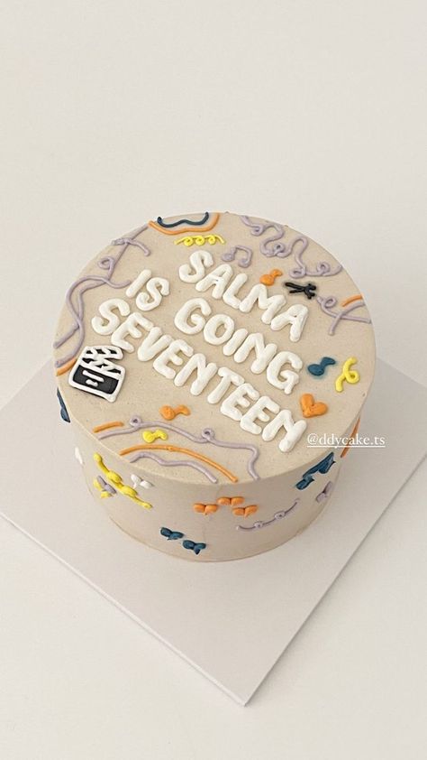 birthday cake @ddycake.ts #outline #graph Seventeen Themed Cake, Kpop Inspired Cake, Seventeen Cake Design, Seventeen Inspired Cake, Seventeen Cake Birthday Kpop, Going Seventeen Cake, Food Logo Ideas Creative, Seventeen Cake, Iconic Cakes