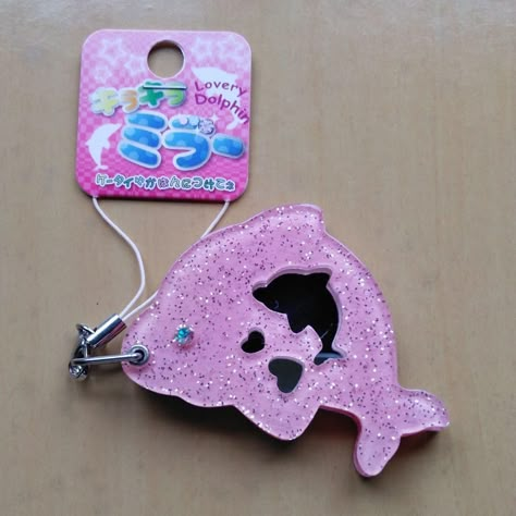 Gyaru Coconut Girl, Gyaru Phone Charm, Gyaru Keychains, Grunge Earrings, Kawaii Key Rings, Sugarbunnies Keychain, Pastel Grunge, Epoxy Resin Crafts, Cute Keychain