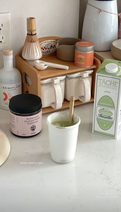 Matcha Bar Set Up, Matcha Station Aesthetic, Matcha Station At Home, Tea Corner Ideas, Matcha Corner, Matcha Station, Matcha At Home, Matcha Bars, Tea Corner