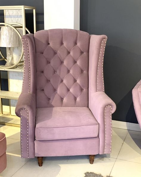 King chair available in offer price Dm to order #namaslay #namaslayproducts #namaslaydesigns #namaslaydecor Cornice Box, King Chair, British School, High Back Chairs, August 10, Bed Design, Sofa Set, Nepal, Home Interior