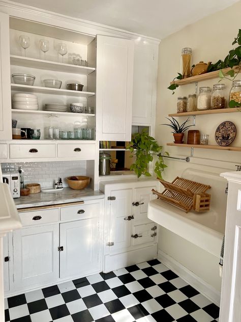 1920 Kitchen Design, 1920s Kitchen Original, Wood Kitchen Shelves, 1920 Kitchen, 1920s Apartment, Minneapolis Apartment, 1920s Interior, 1920s Kitchen, 1920 Home