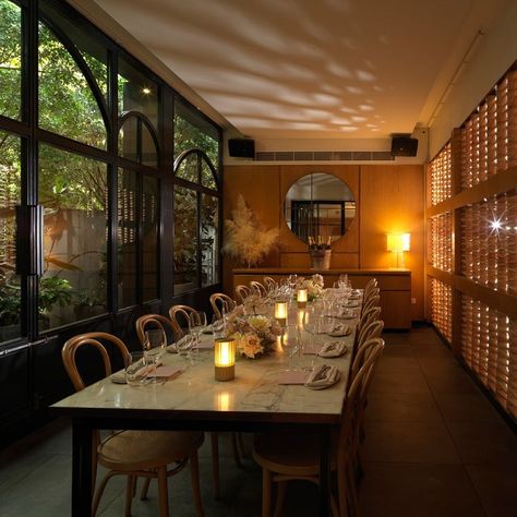 Private Dinning Ideas, Private Dining Rooms In Restaurants, Private Room In Restaurant, House Converted To Restaurant, Homey Restaurant Interior Design, Private Restaurant Room, Family Restaurant Aesthetic, Private Dining Room Restaurant Design, Private Room Restaurant