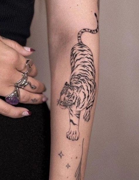 Tiger Forearm Tattoo, Japanese Tiger Tattoo, Leopard Tattoos, Petit Tattoo, Tiger Tattoo Design, Theme Tattoo, Upper Arm Tattoos, Arm Tattoos For Women, Tiger Tattoo